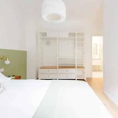 Luxury 2 Bedroom Apartament, Close To San Siro, Fiera And 10 Min Metro To Duomo *