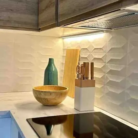 Luxury 2 Bedroom Apartament, Close To San Siro, Fiera And 10 Min Metro To Duomo *