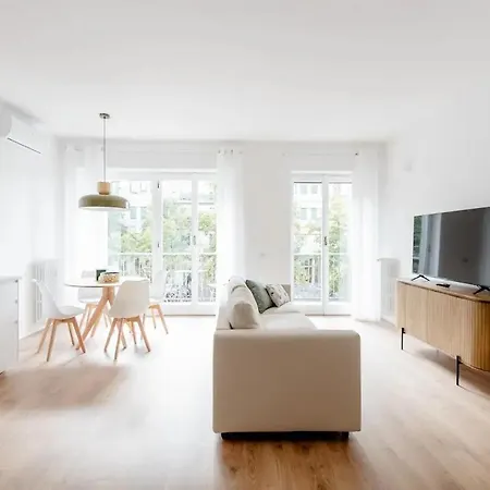 Luxury 2 Bedroom Apartament, Close To San Siro, Fiera And 10 Min Metro To Duomo